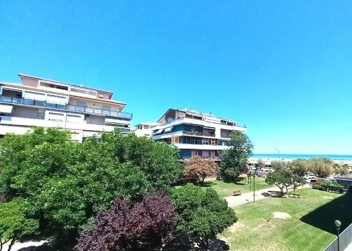 Ninas - Steps From The With Wifi And Air Conditioning