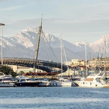 Daire Ninas - Steps From The With Wifi And Air Conditioning