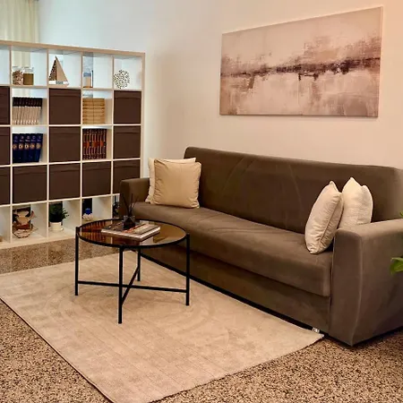 Ninas - Steps From The With Wifi And Air Conditioning