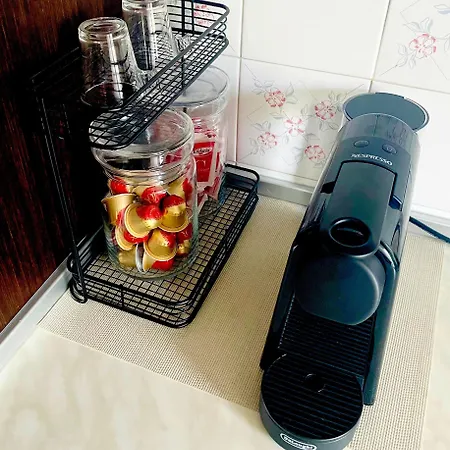 Apartment Ninas - Steps From The With Wifi And Air Conditioning